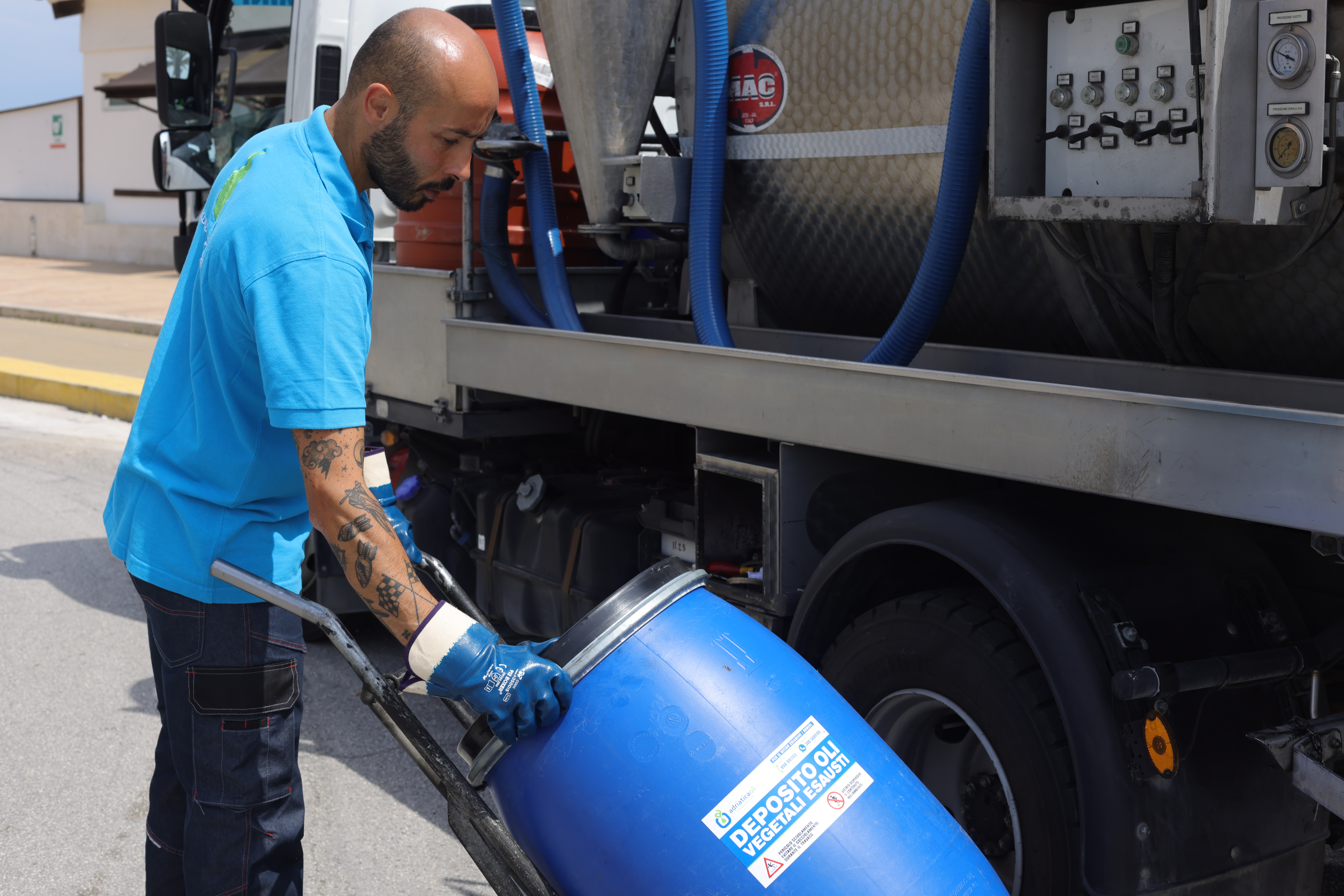 Gestione professionale degli oli vegetali esausti